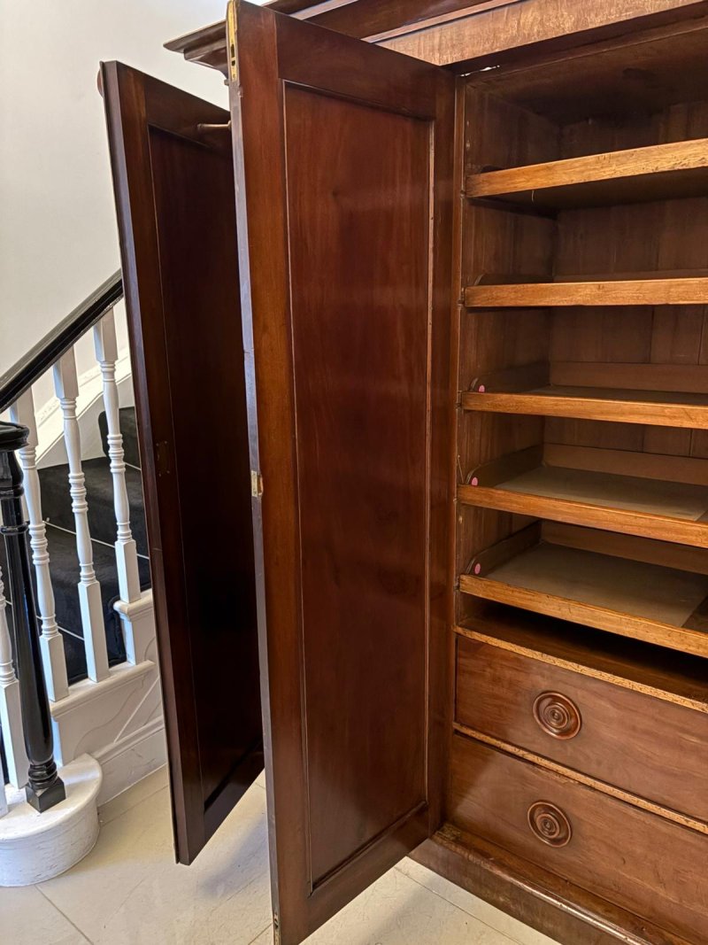 Antique Victorian Quality Figured Mahogany Three Door Wardrobe - Image 12